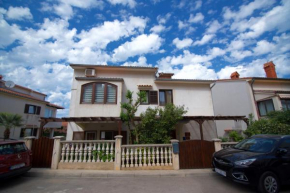 Apartments with a parking space Mali Losinj (Losinj) - 15201